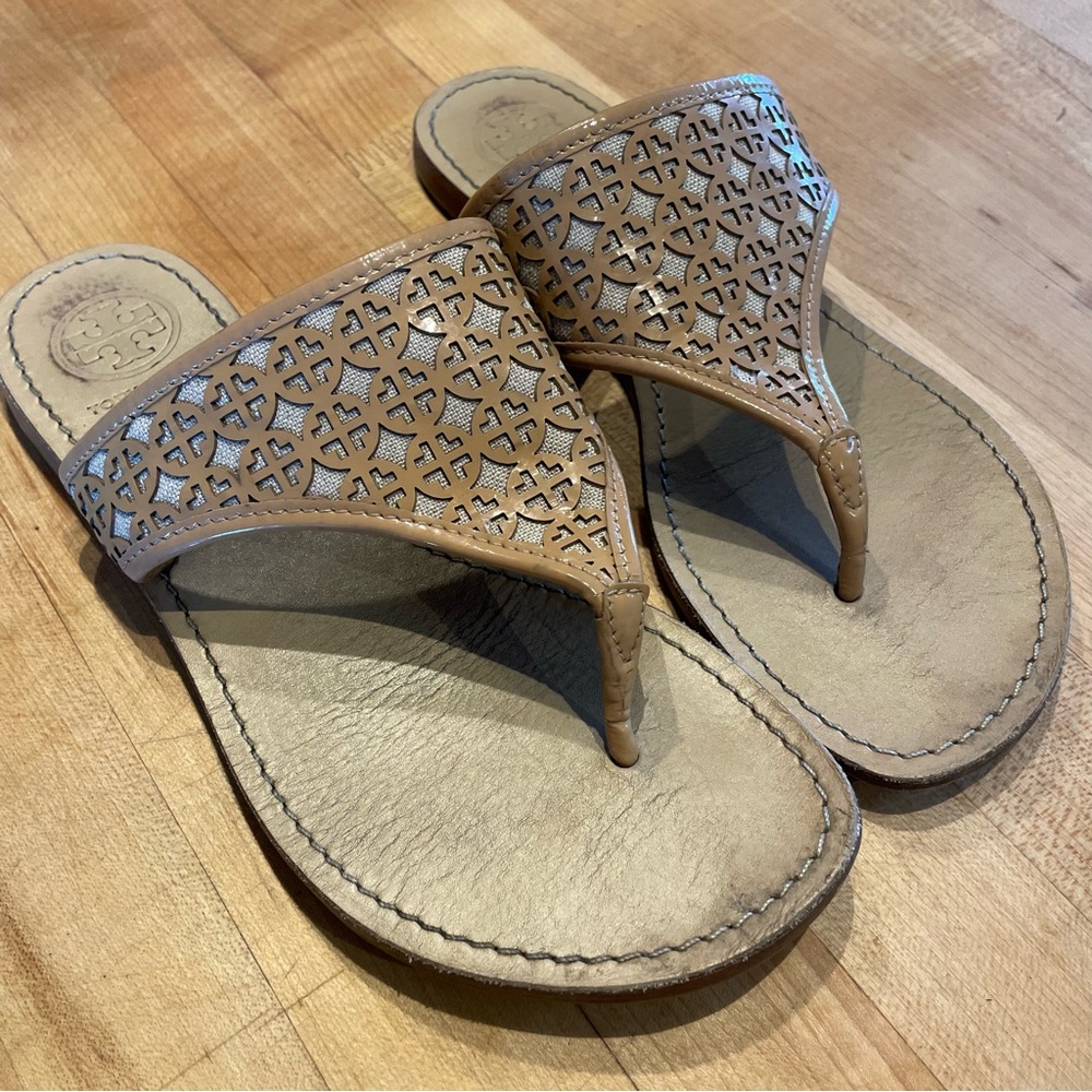Tory Burch Women's Size 7.5 Daisy
Perforated Roselle Thong Sandal - Picture 2 of 8